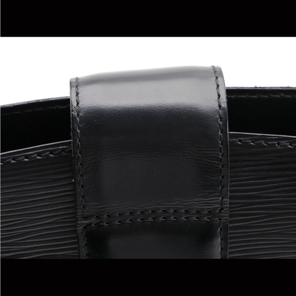 Louis Vuitton Cluny Bag in Black EPI Leather and Smooth Leather Trim - Picture 13 of 16